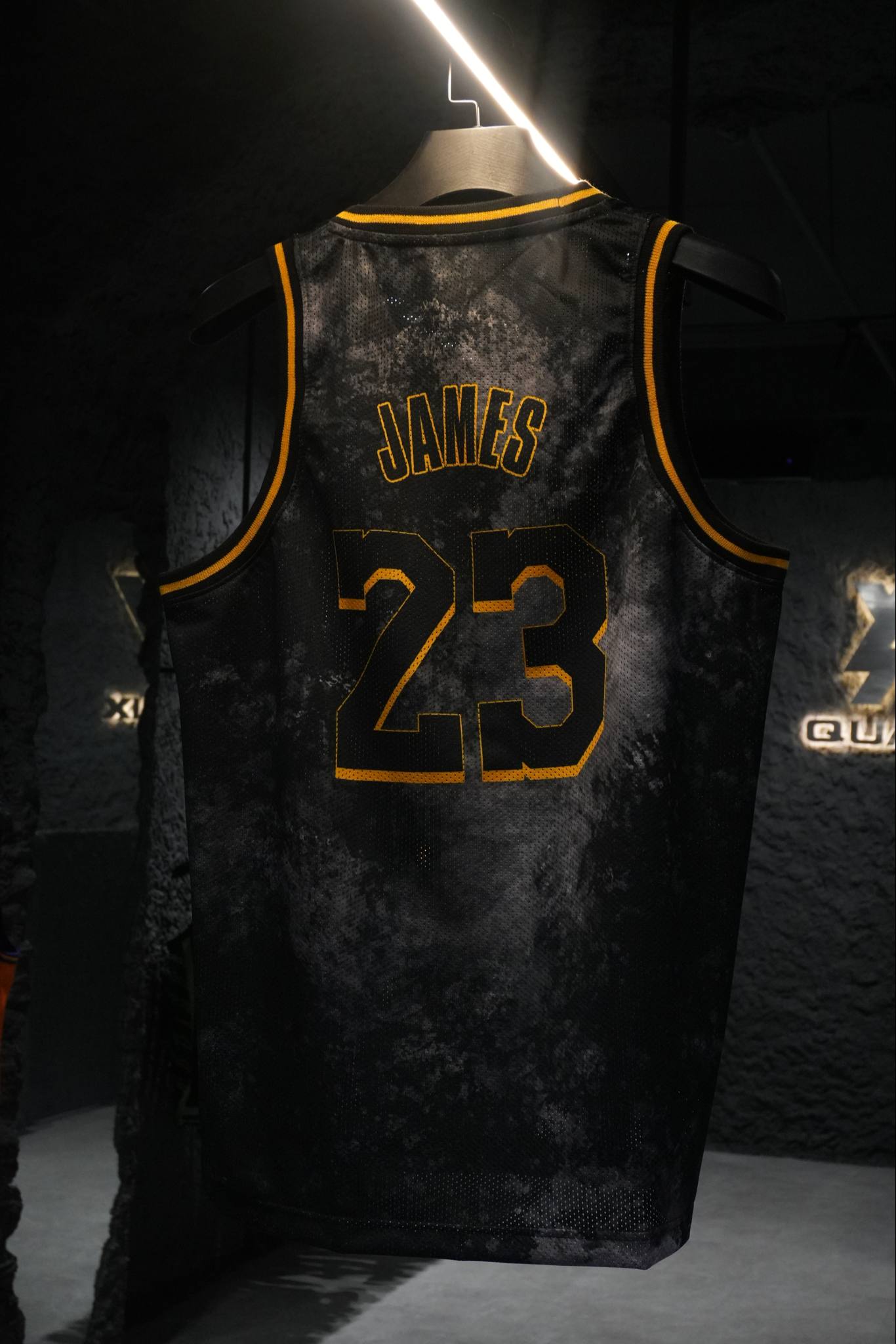 LAKERS ACID WASHED MESH JERSEY