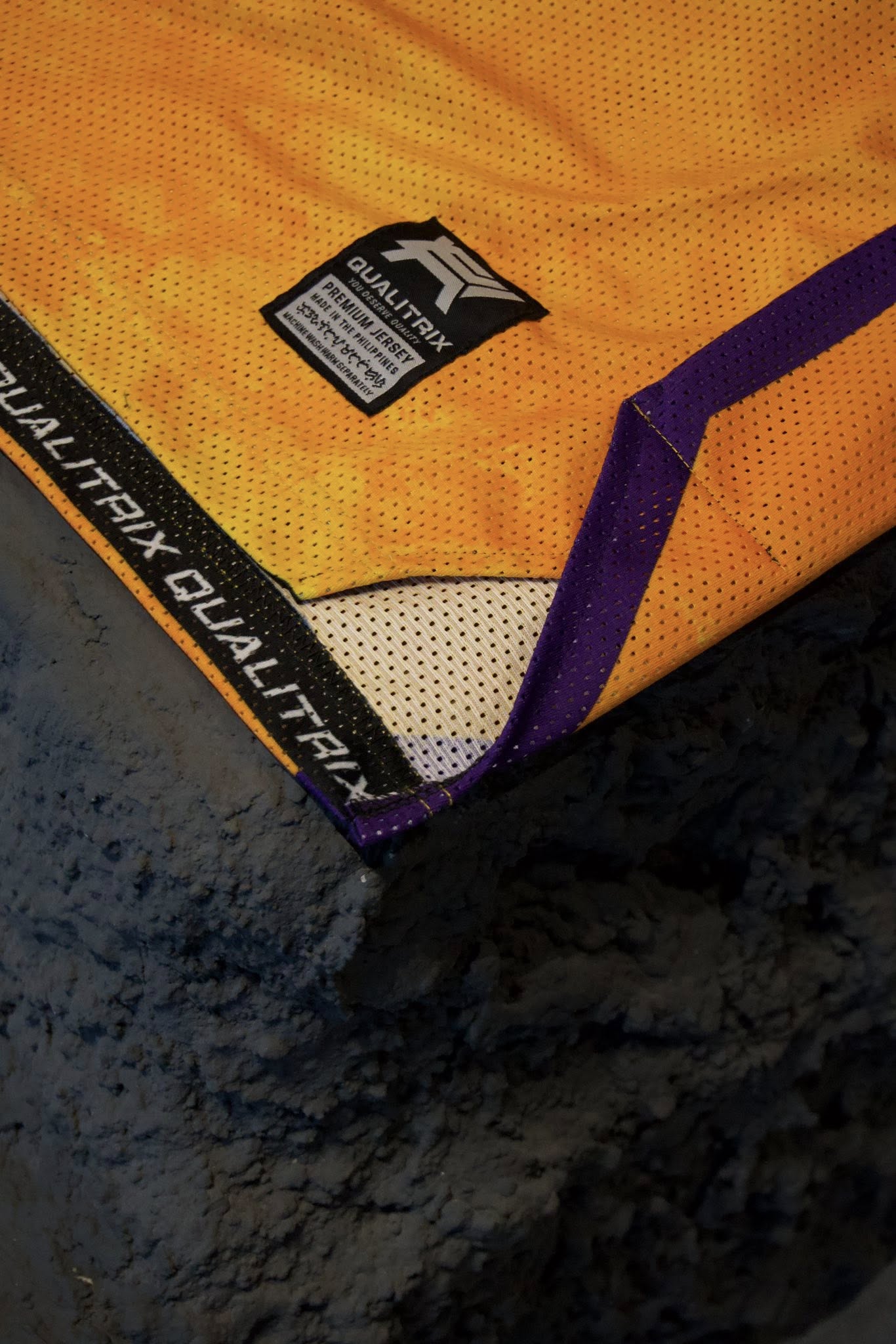 LAKERS ACID WASHED MESH JERSEY