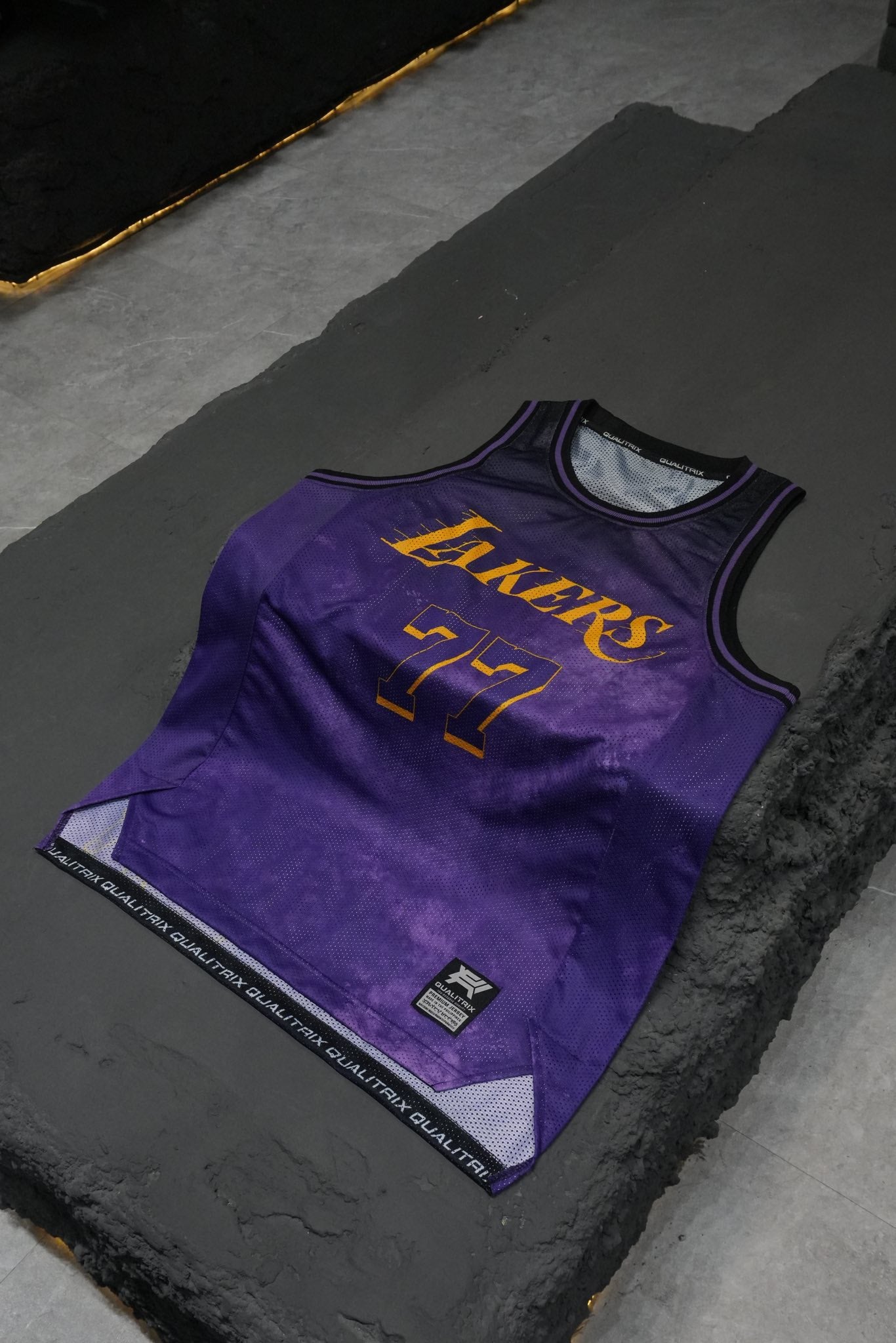 LAKERS ACID WASHED MESH JERSEY